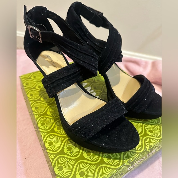 Gianni Bini Black Shimmer Shannon Heels 9.5M - Picture 3 of 8